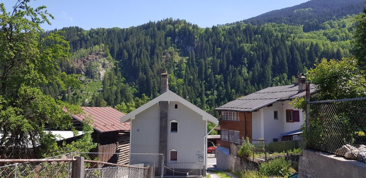 Casa Cuschina - Mit Sauna In Der Schoenen Surselva Dardin Exterior foto